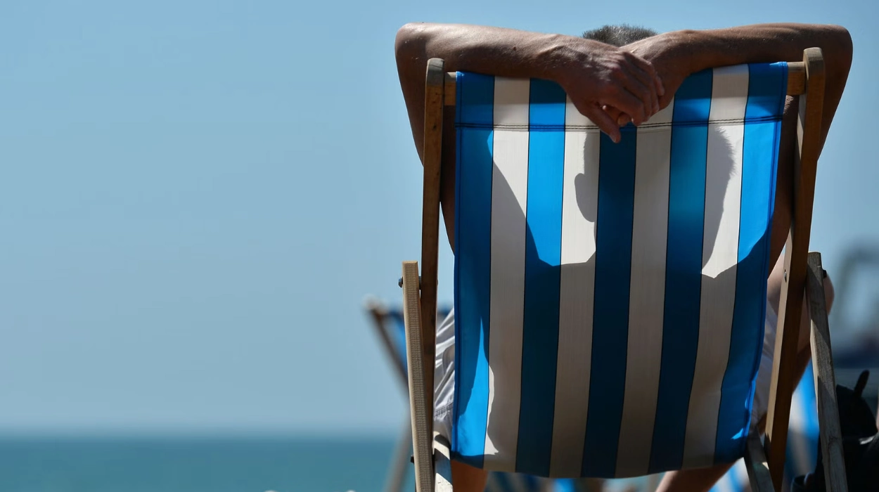 UK Heatwave 2025 Record 29.4°C in Santon Downham, Met Office Thunderstorm Warnings