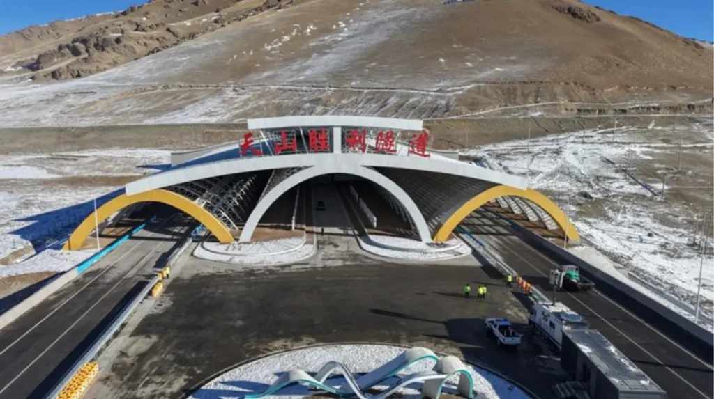China's 22km Tianshan Tunnel Opens