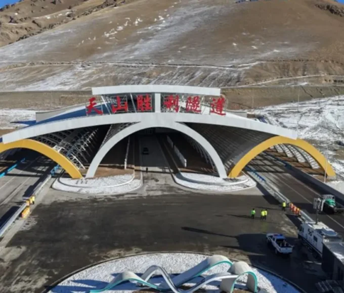 China Opens 22.13-Kilometre Tianshan Shengli Tunnel as World's Longest Expressway Tunnel in Xinjiang